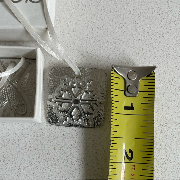 Vilmain Christmas Ornaments - Picture 10 of 11